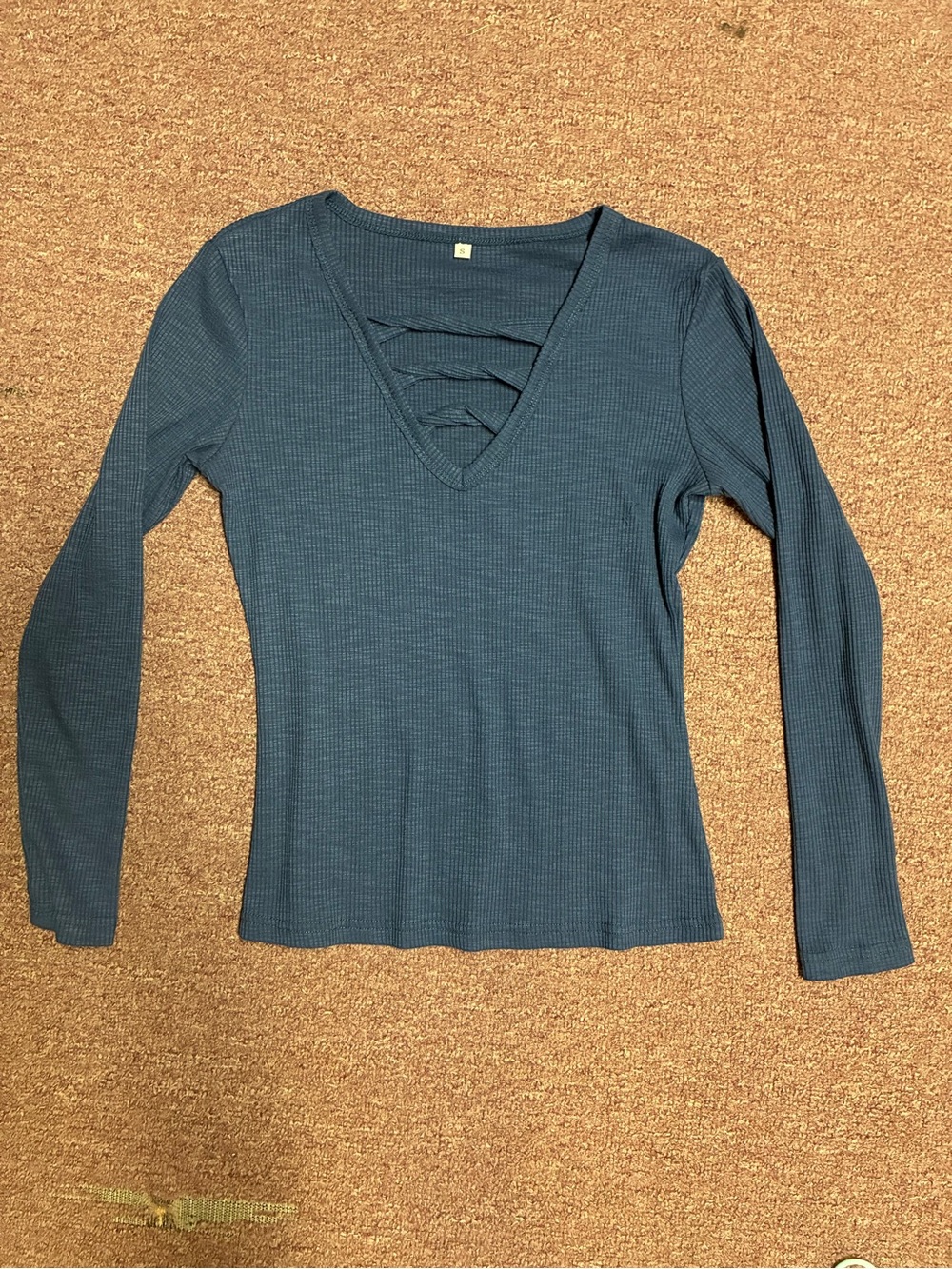 Long-Sleeve V-Neck Ribbed Top in blue